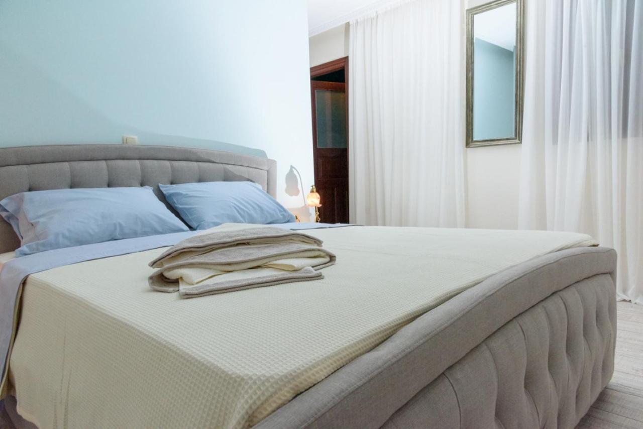 Theasis Athens Bed & Breakfast Екстериор снимка