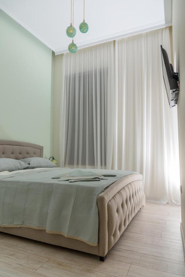 Theasis Athens Bed & Breakfast Екстериор снимка