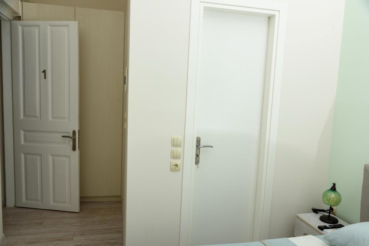 Theasis Athens Bed & Breakfast Екстериор снимка