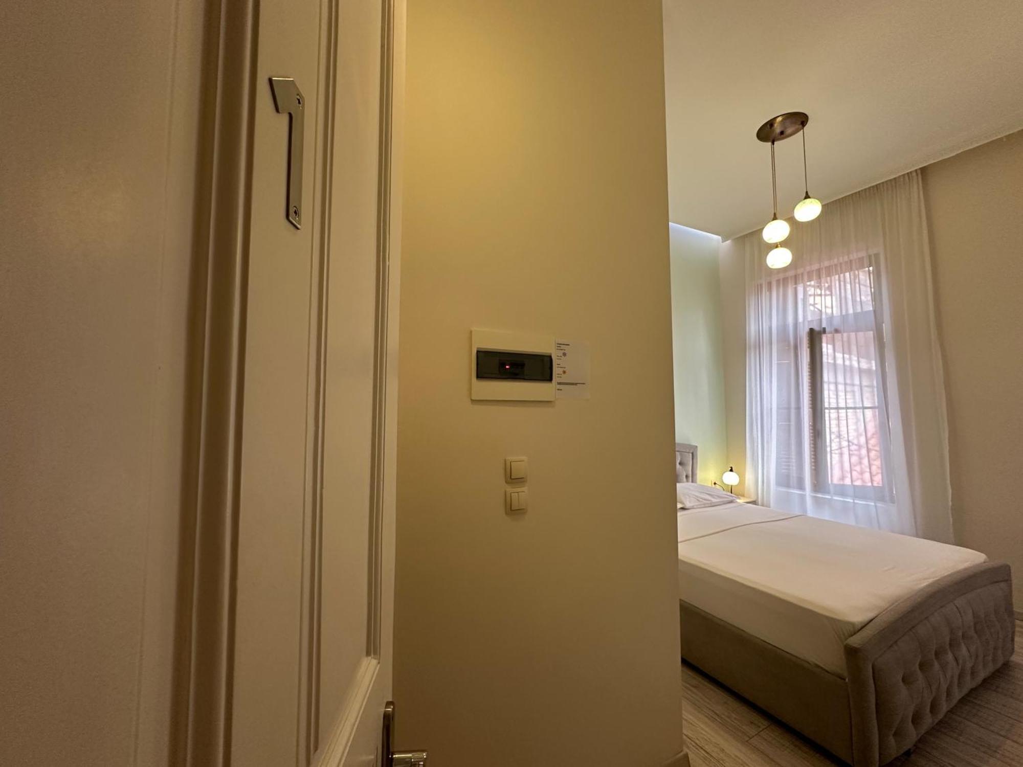 Theasis Athens Bed & Breakfast Екстериор снимка