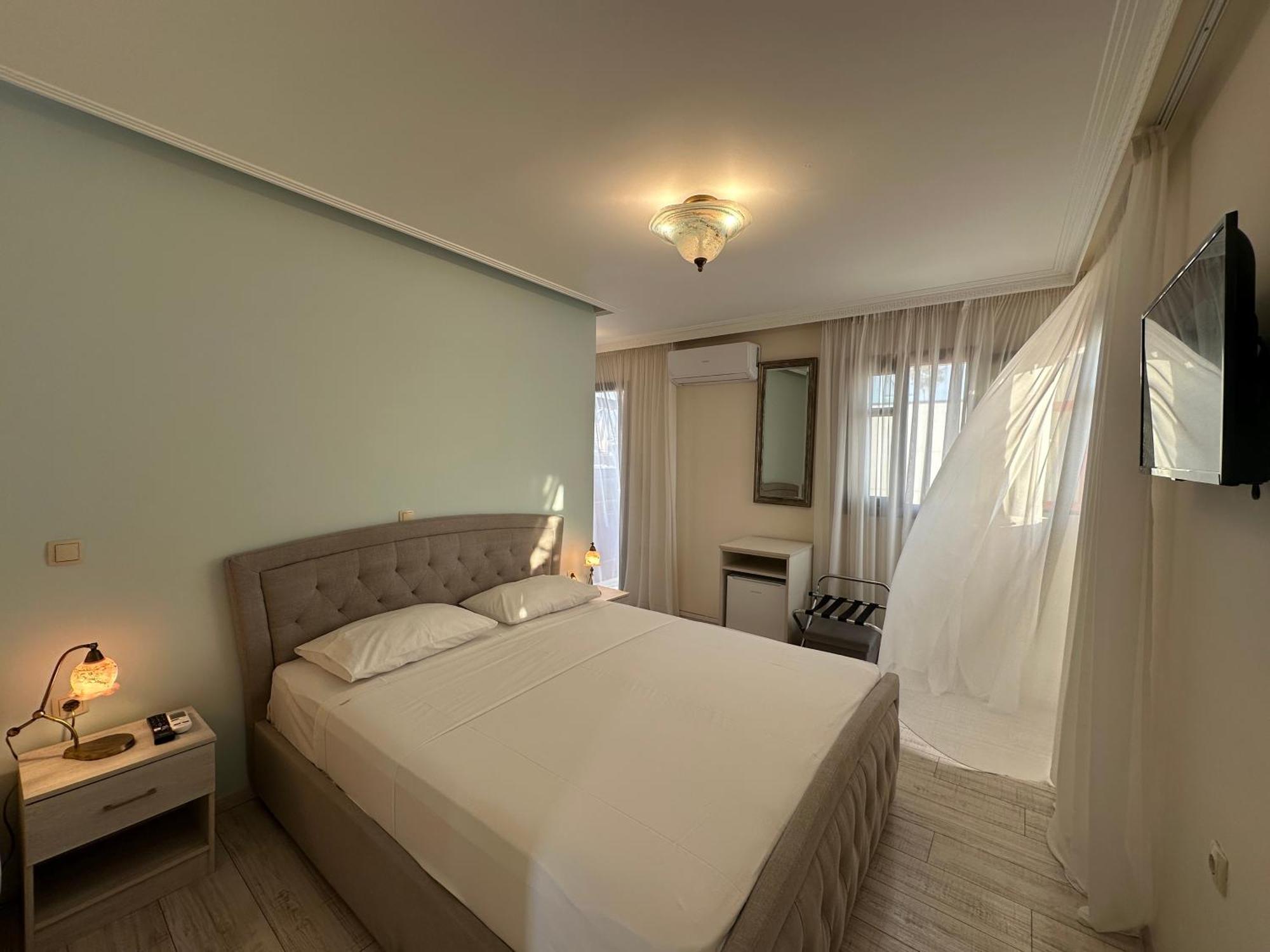 Theasis Athens Bed & Breakfast Екстериор снимка